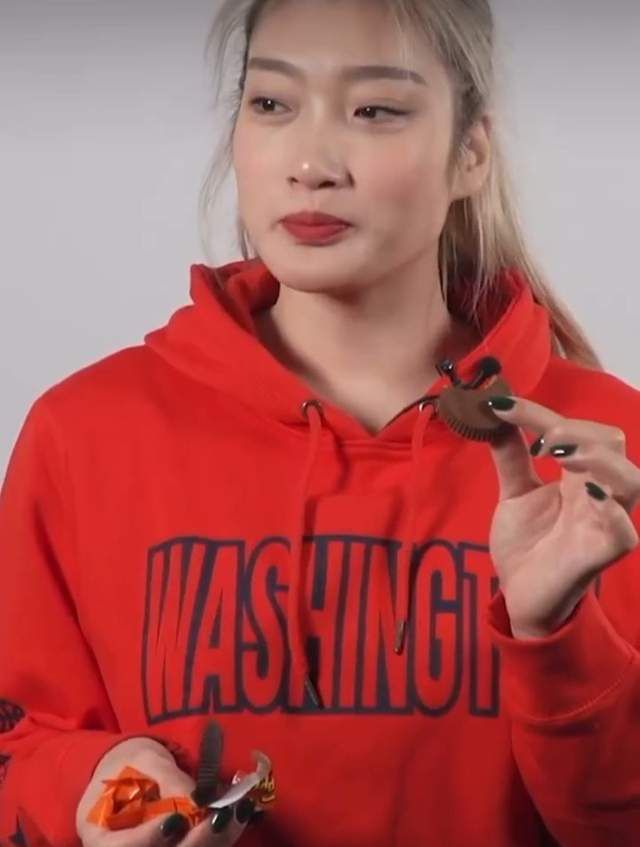 罗宾帮助乔巴排毒素