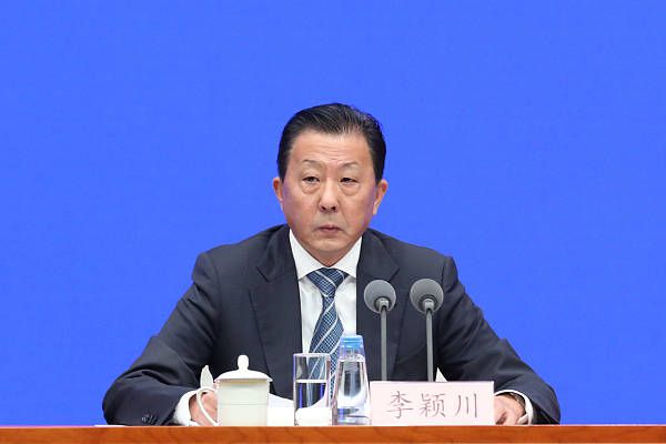电影越南战争三片第一集中