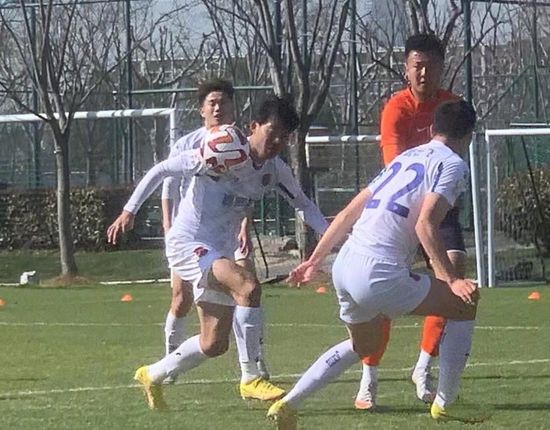 日本理伦少妇4做爰