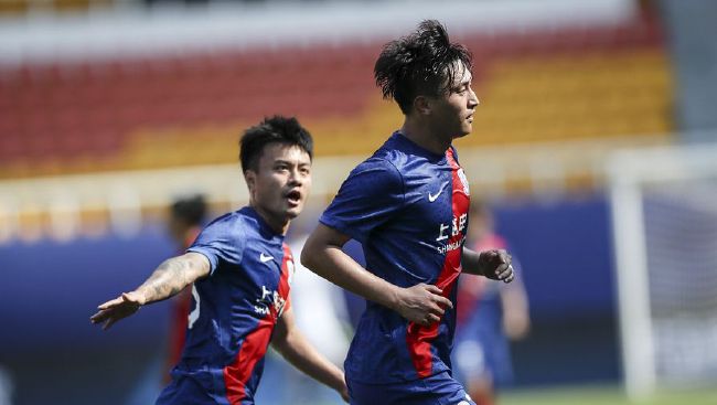公交车被cao合不拢腿