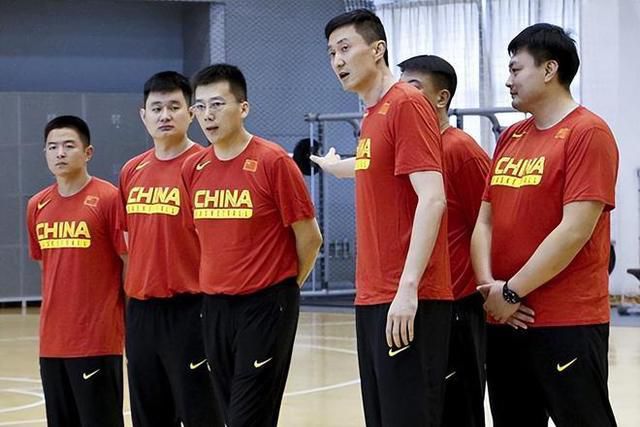白洁被五个人玩一夜